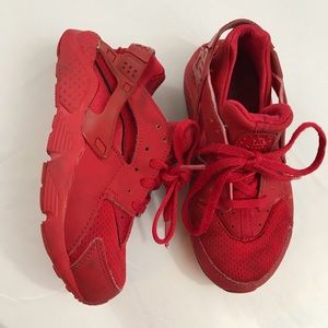 red huaraches youth